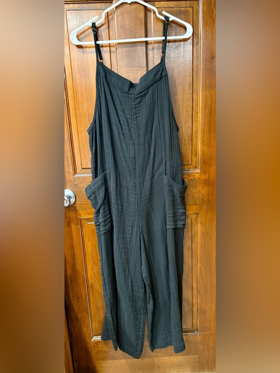 Rip Curl Pants - NEVER WORN!! Rip Curl Black Linen Sleeveless Jumpsuit with Pockets